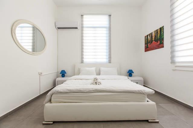 Chic Apartments By The Beach Тел Авив Екстериор снимка