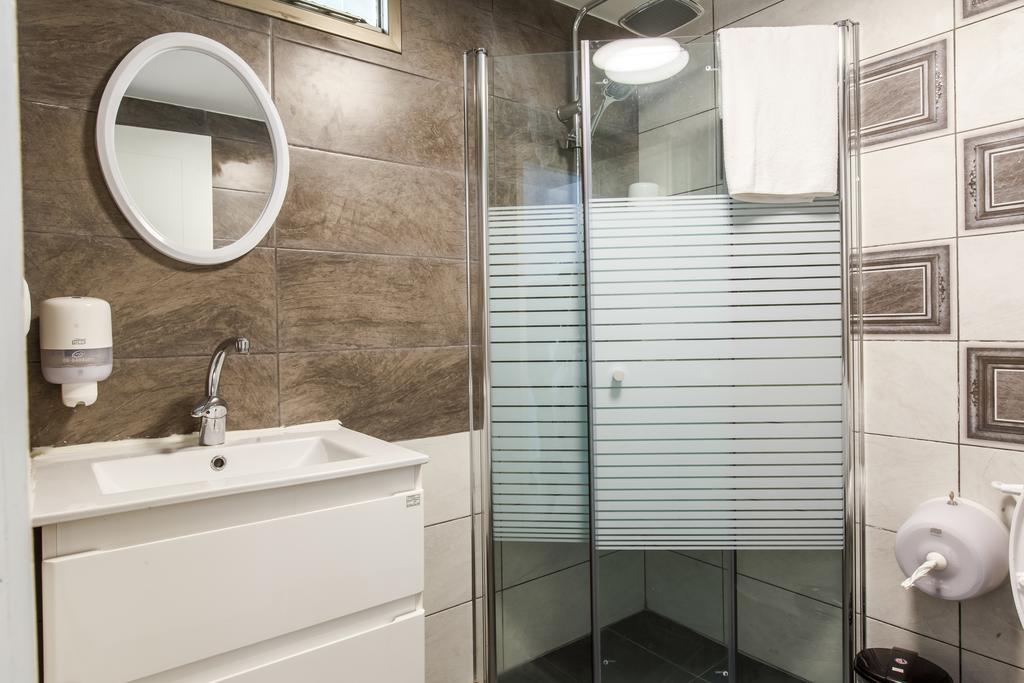Chic Apartments By The Beach Тел Авив Екстериор снимка