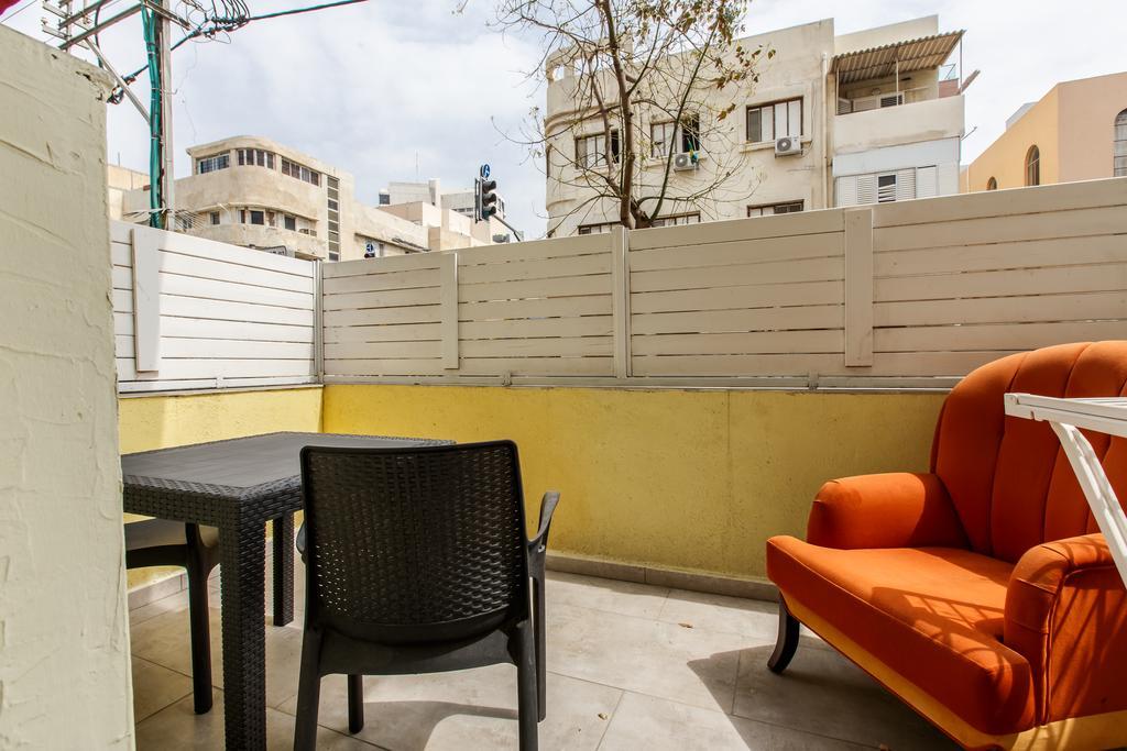Chic Apartments By The Beach Тел Авив Екстериор снимка