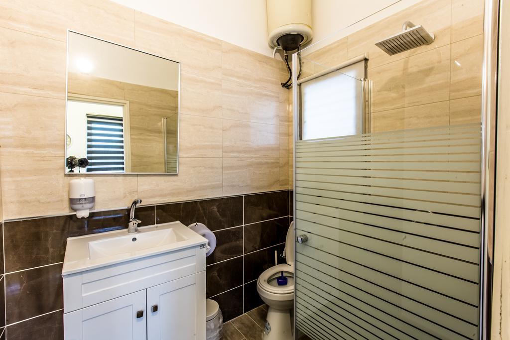 Chic Apartments By The Beach Тел Авив Екстериор снимка